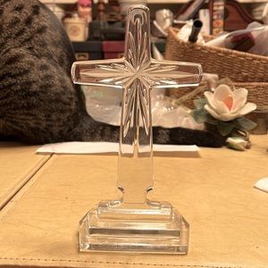 HEAVY SOLID CRYSTAL ETCHED CROSS. Beautiful from Every Angle Step base